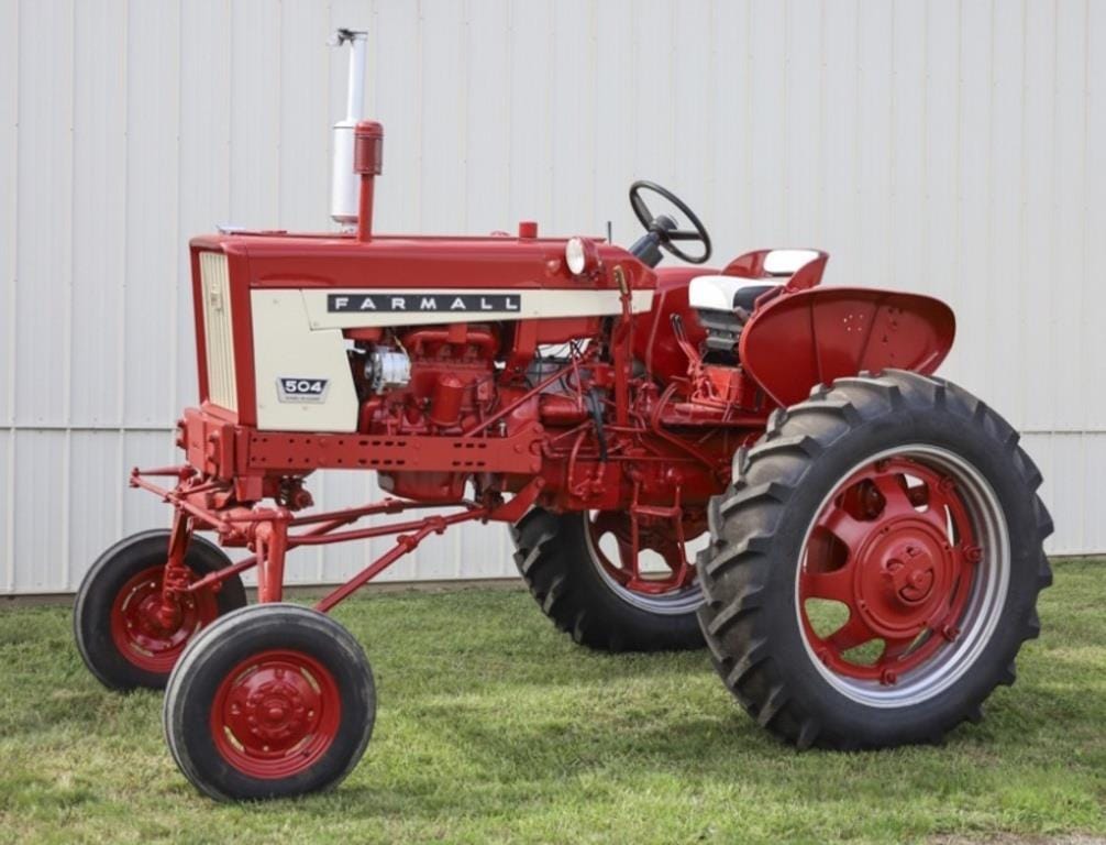 Main image Farmall 504