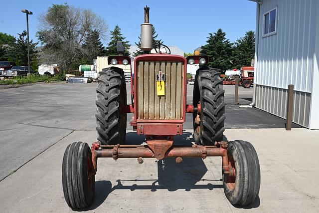Image of Farmall 656 equipment image 3