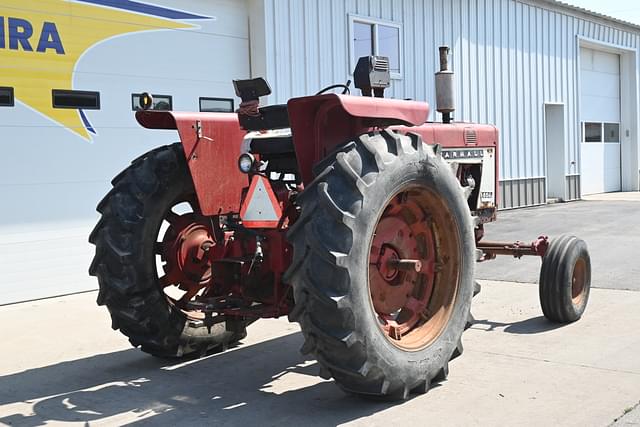 Image of Farmall 656 equipment image 2