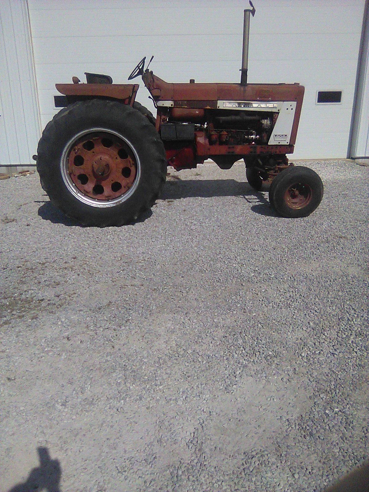 Main image Farmall 806