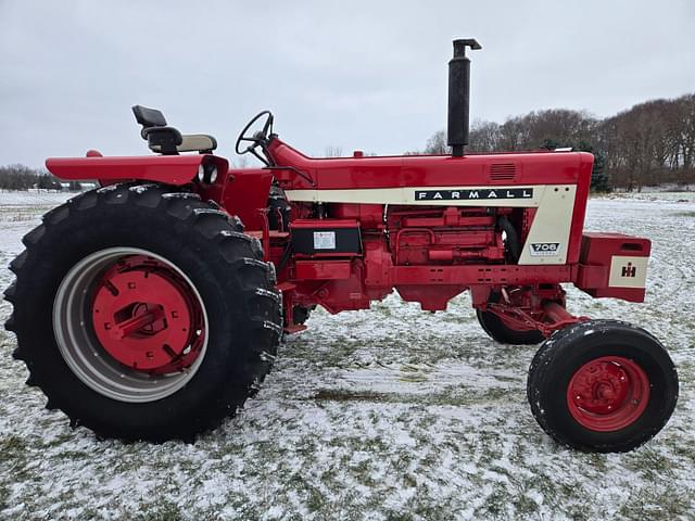 Image of Farmall 706 equipment image 3