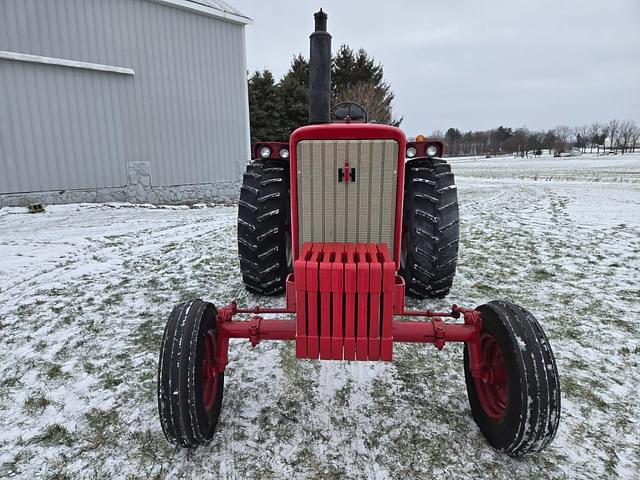 Image of Farmall 706 equipment image 4