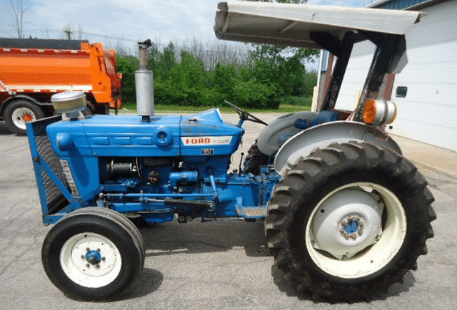 Image of Ford 2000 equipment image 1