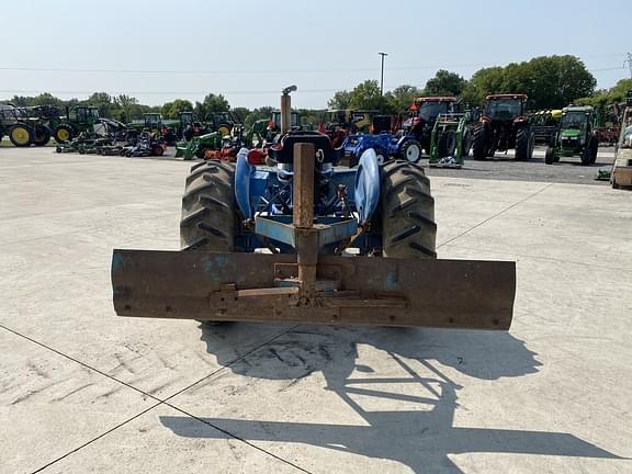 Thumbnail image Ford 2000 4
