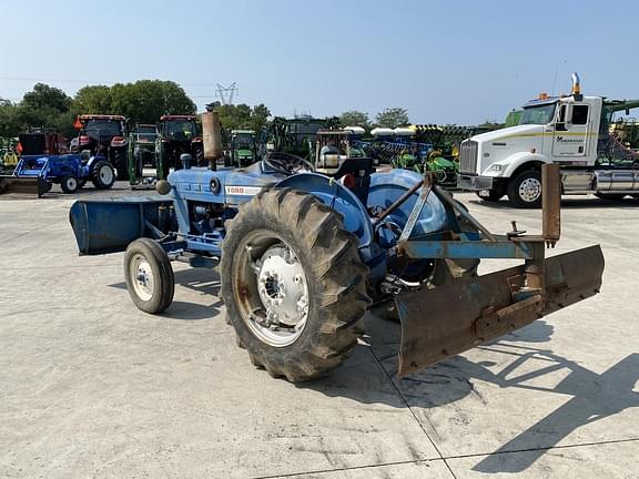 Thumbnail image Ford 2000 5