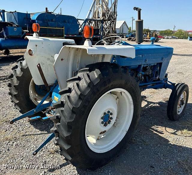 Image of Ford 3000 equipment image 4