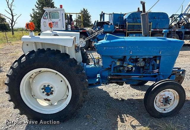 Image of Ford 3000 equipment image 3