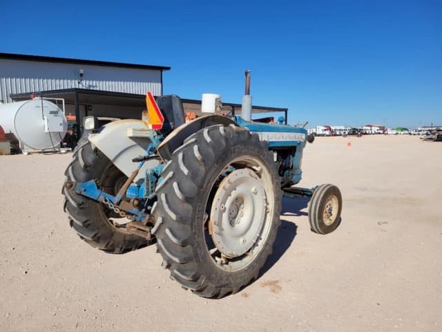 Image of Ford 5000 equipment image 4