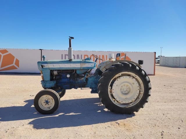 Image of Ford 5000 equipment image 1