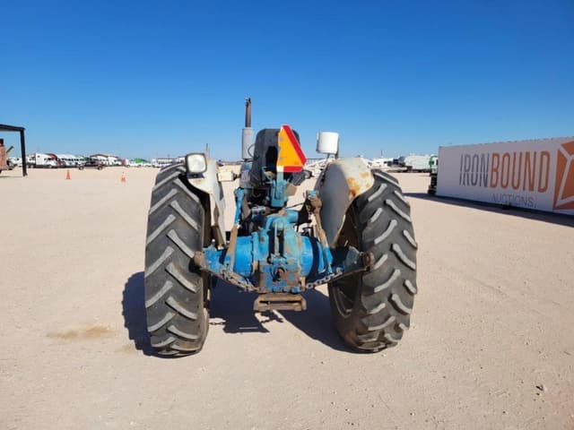 Image of Ford 5000 equipment image 3