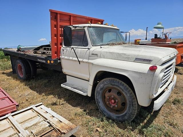 Image of Ford F-600 equipment image 2
