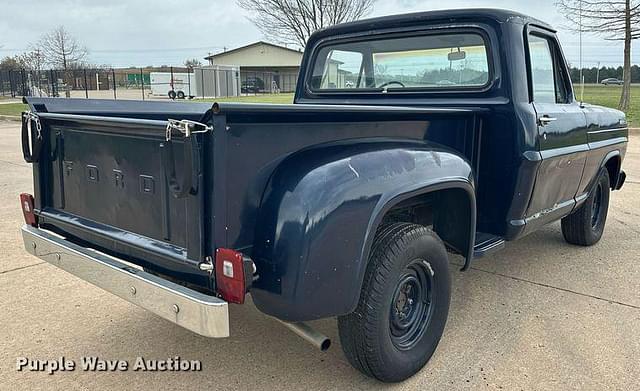 Image of Ford F-100 equipment image 4
