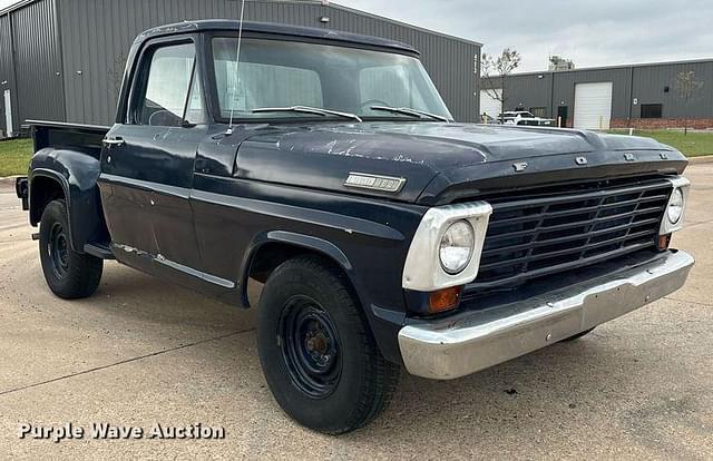 Image of Ford F-100 equipment image 2