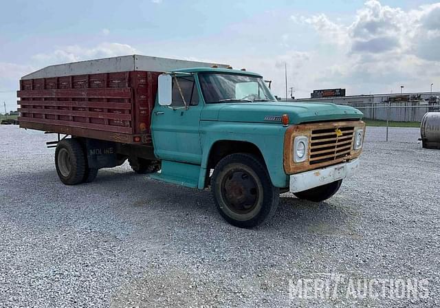 Image of Ford F600 equipment image 4