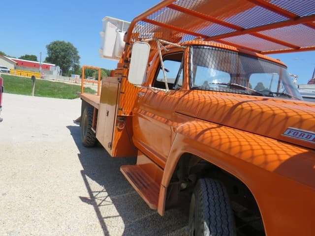 Image of Ford F-610B equipment image 4