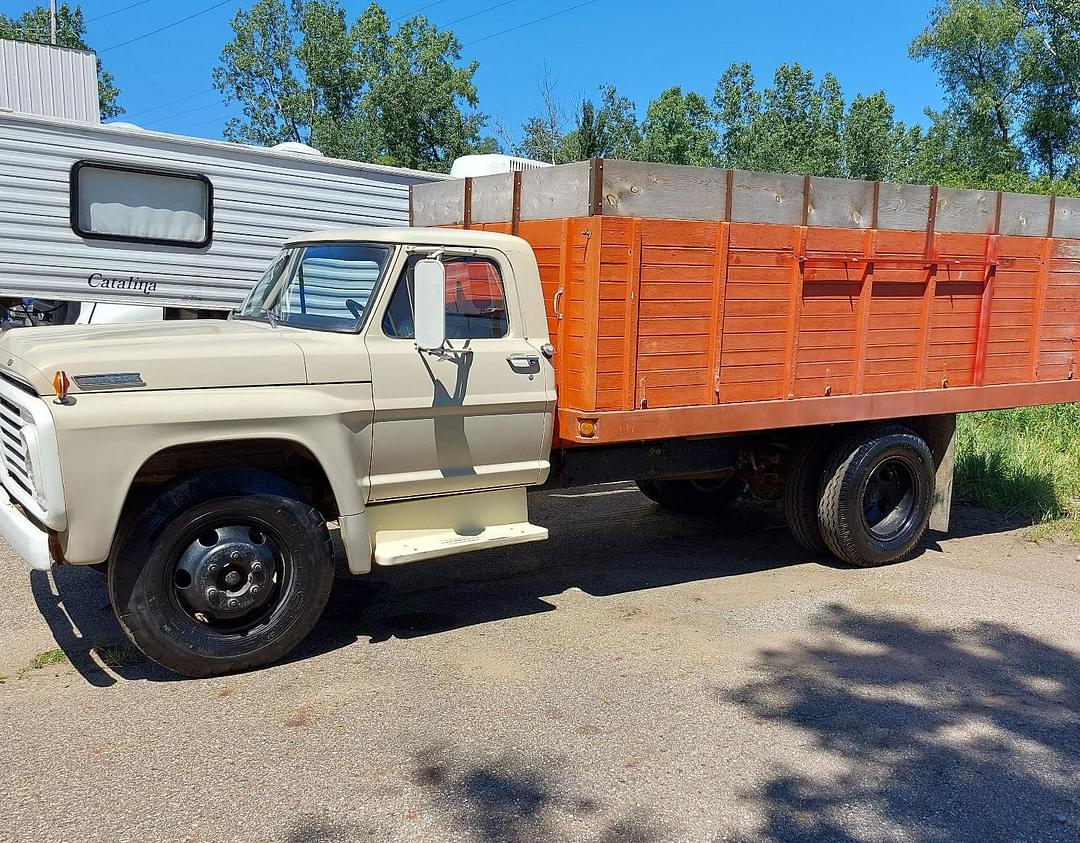 Image of Ford Grain Truck Primary image