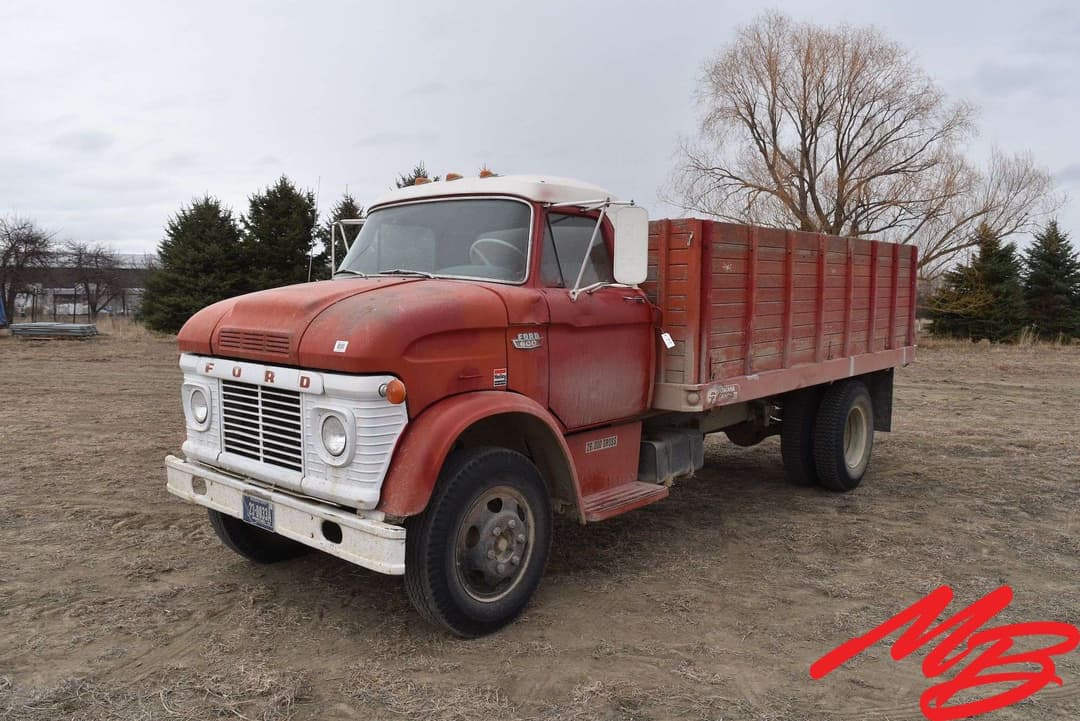 Image of Ford F-600 Primary image