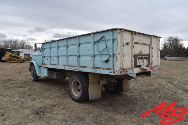 Image of Ford F-500 equipment image 3