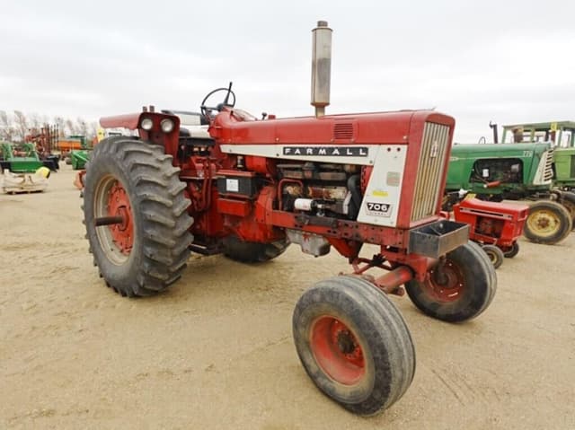 Image of International Harvester 706 equipment image 1