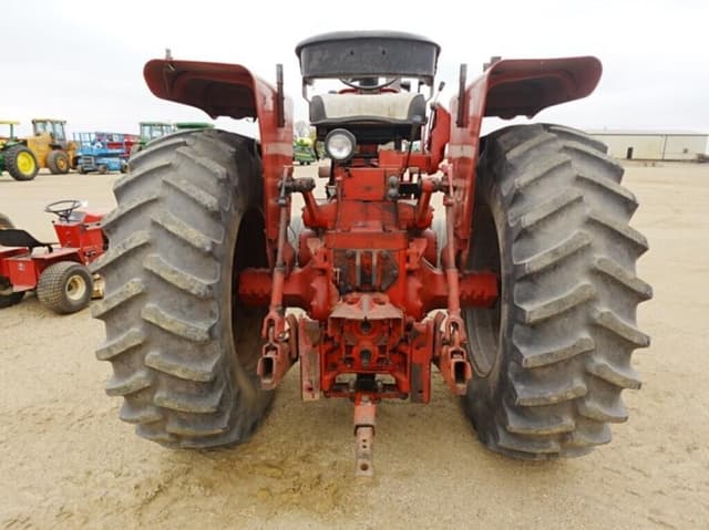 Image of International Harvester 706 equipment image 3