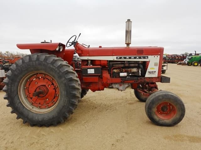 Image of International Harvester 706 equipment image 2