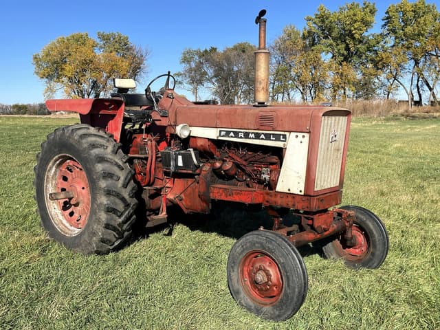 Image of International Harvester 706 equipment image 4