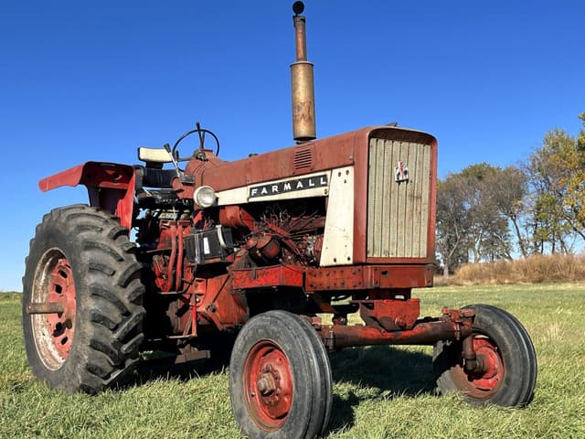 Image of International Harvester 706 equipment image 1