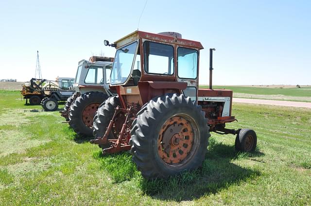 Image of International Harvester 806 equipment image 3