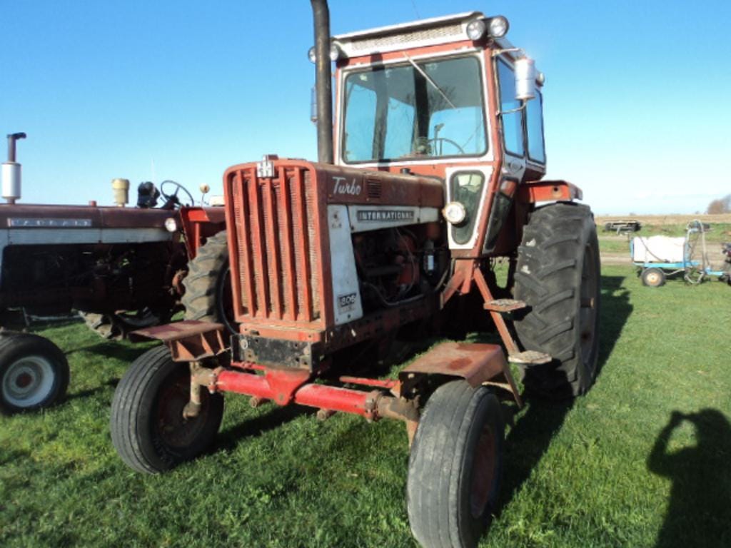 Main image International Harvester 806