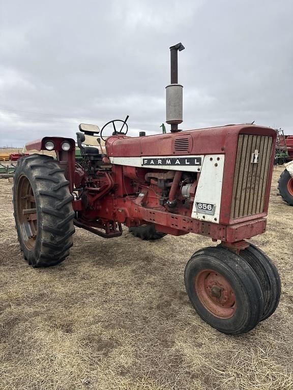 Image of International Harvester 656 equipment image 3