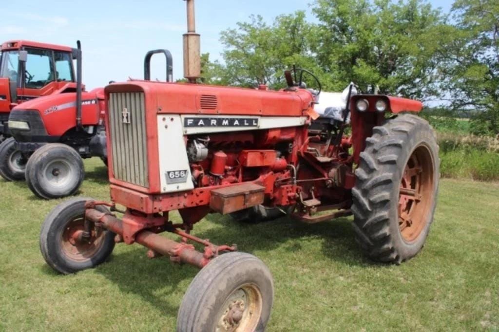 Main image International Harvester 656