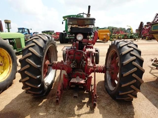 Image of International Harvester 706 equipment image 2