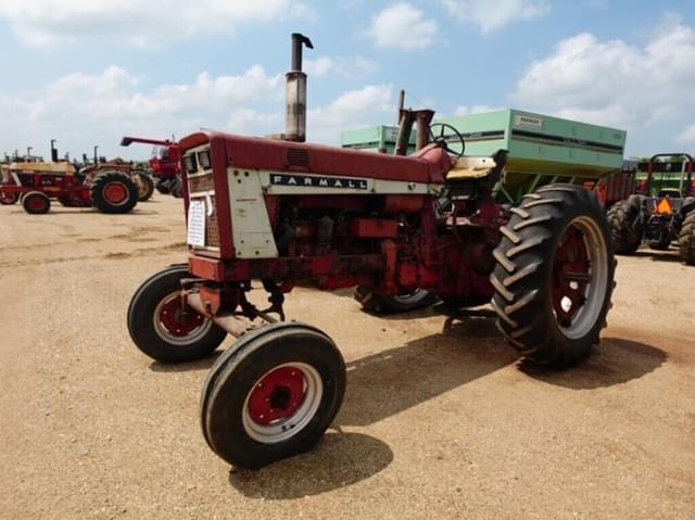 Image of International Harvester 706 equipment image 1