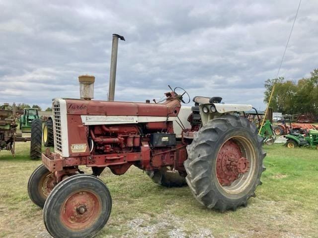 1967 International Harvester 1206 Equipment Image0