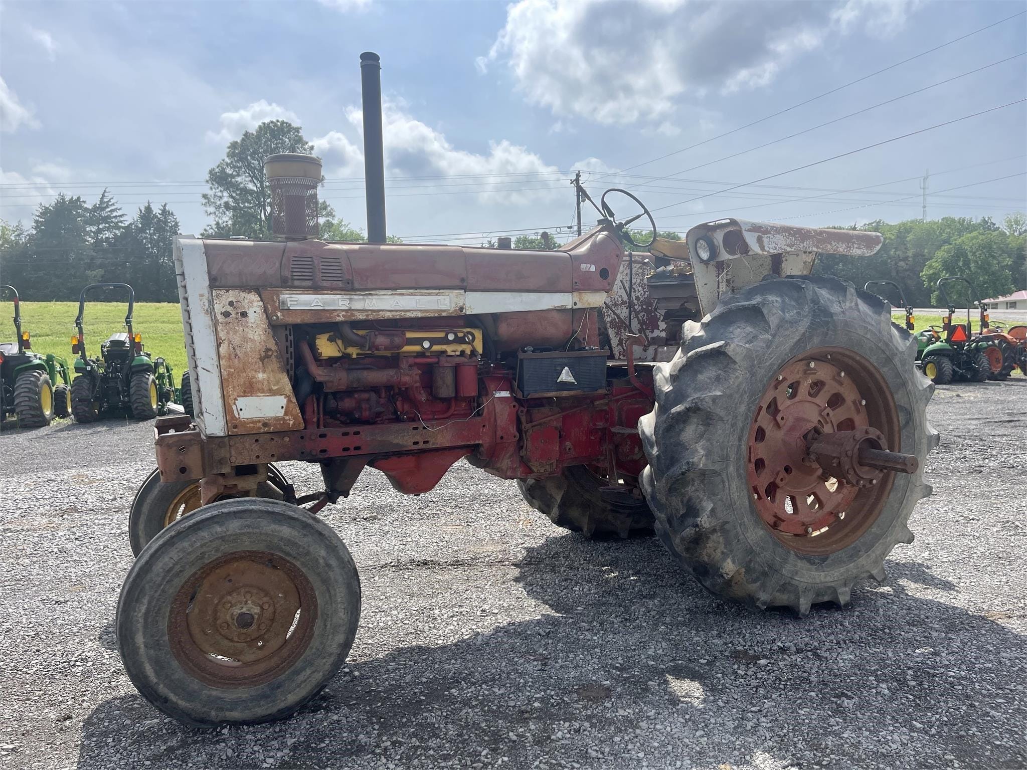 1967 International Harvester 1206 Equipment Image0