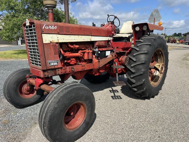 Image of International Harvester 1256 equipment image 1
