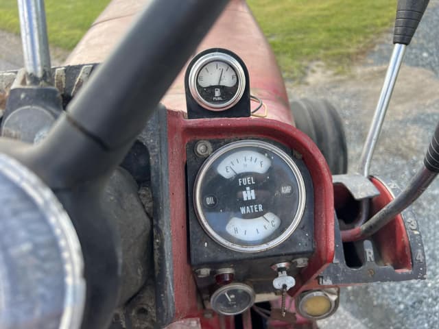 Image of International Harvester 1256 equipment image 4