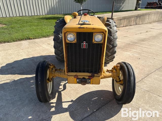 Image of International Harvester 2504 equipment image 1