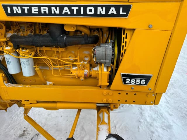 Image of International Harvester 2856 equipment image 3