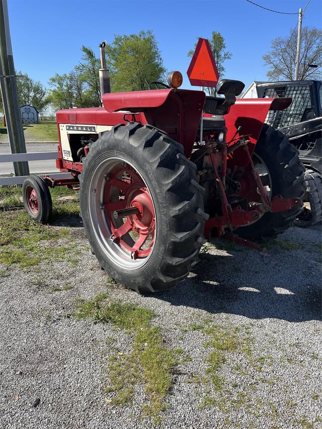 Image of International Harvester 656 equipment image 4
