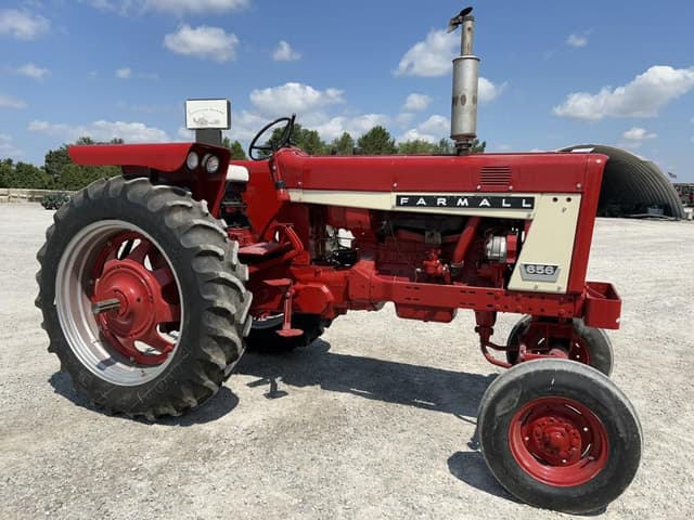 Image of International Harvester 656 equipment image 1