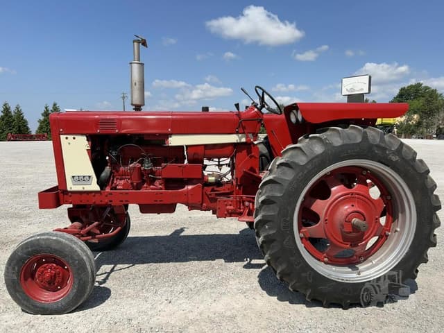 Image of International Harvester 656 equipment image 2