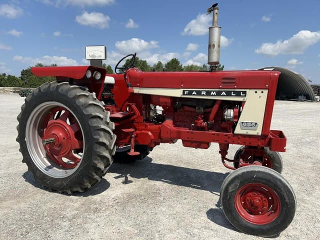 Image of International Harvester 656 equipment image 1
