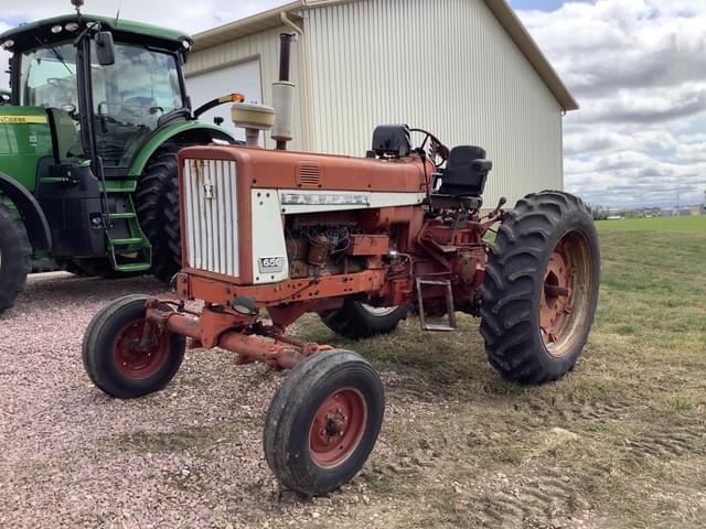 Image of International Harvester 656 equipment image 2