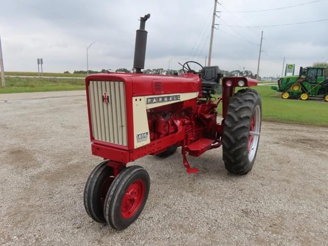 Image of International Harvester 656 equipment image 1