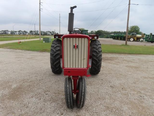 Image of International Harvester 656 equipment image 2