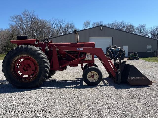 Image of International Harvester 656 equipment image 3