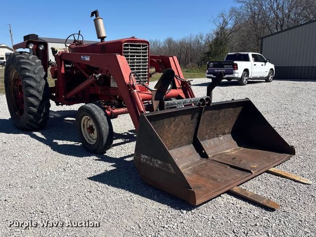 Image of International Harvester 656 equipment image 2