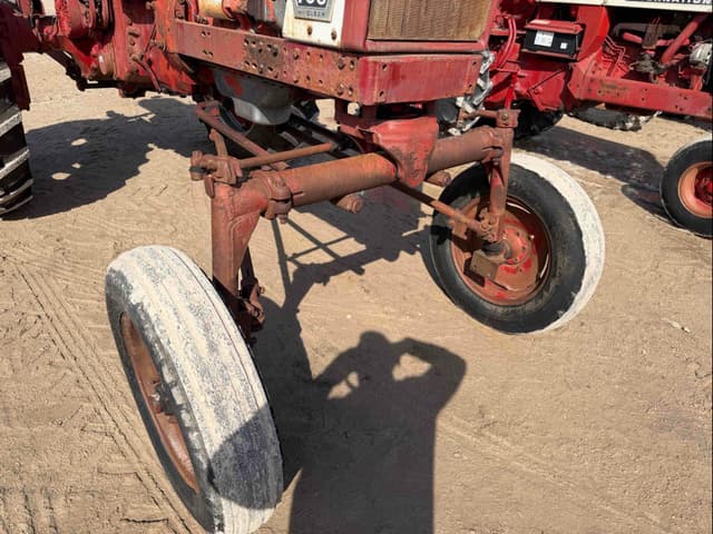 Image of International Harvester 706 equipment image 1