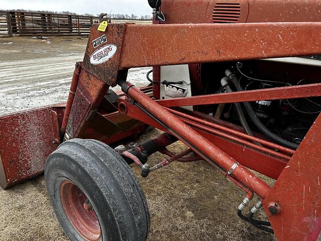 Image of International Harvester 706 equipment image 2